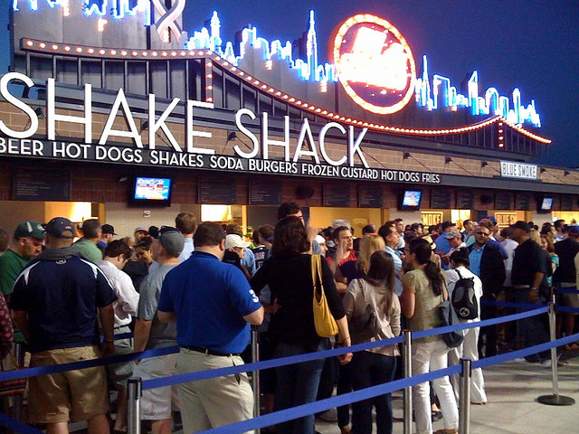 美国“舒食快餐”shake shack是如何抓住中产市场的？|餐饮界